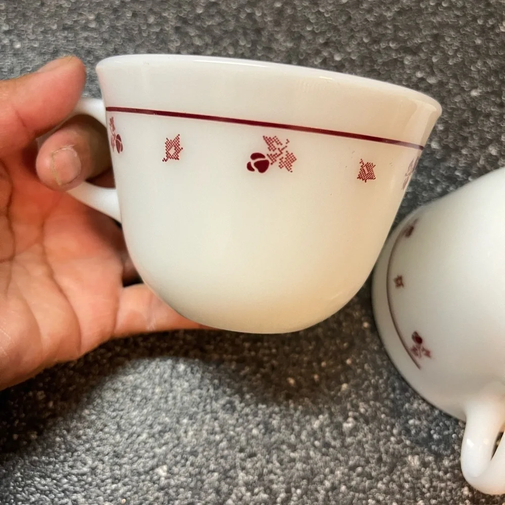 2 Vintage Pyrex Coffee Tea Cup
Mug Tableware Corning Burgundy
Rose Milk Glass - Picture 4 of 6